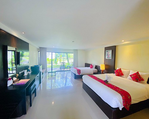 Deluxe Family Room